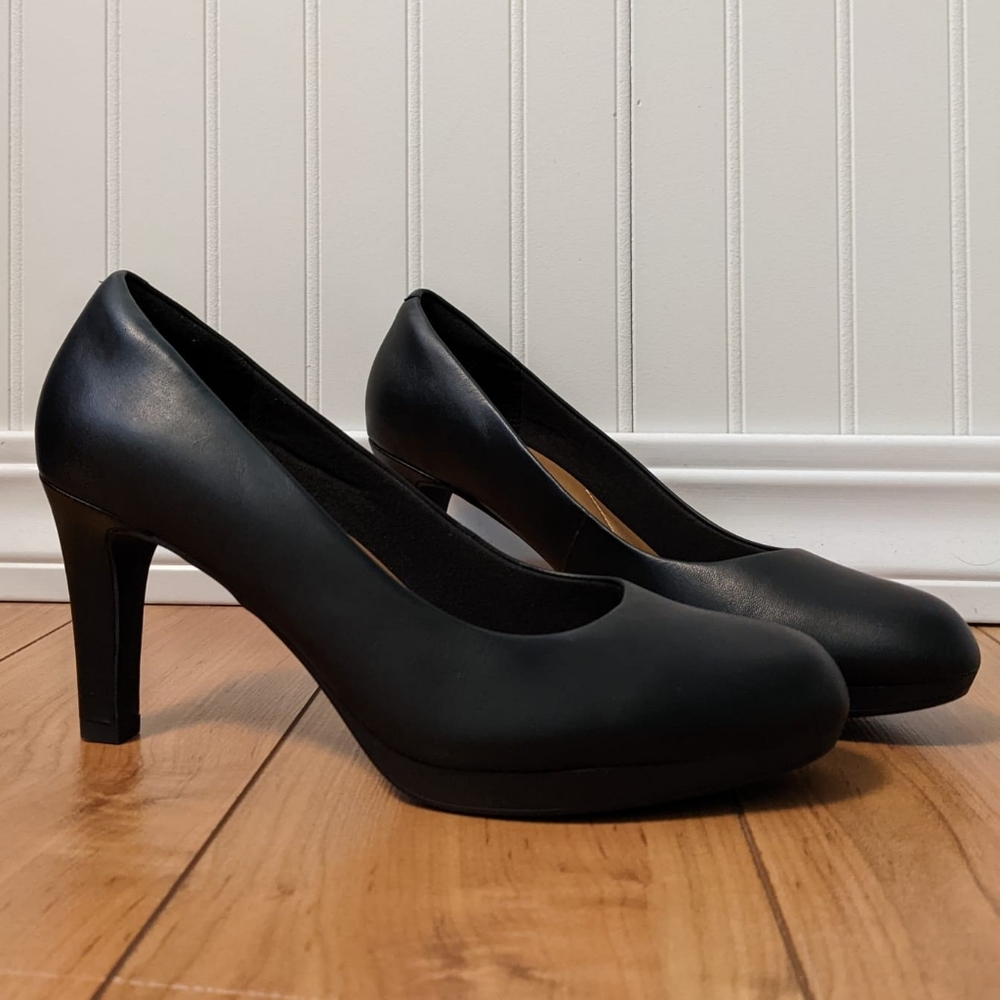 Clarks Adriel Viola Pump